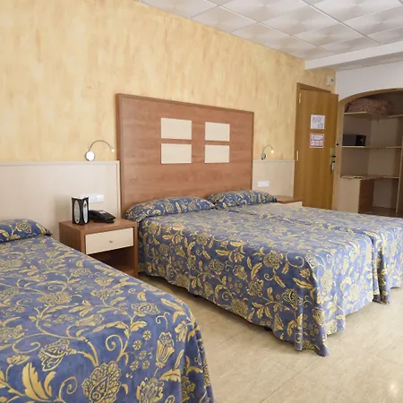 מלון Internacional 3*