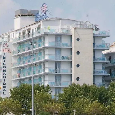因特纳克纳尔酒店 酒店